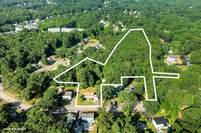 22 Oakland Cir 1