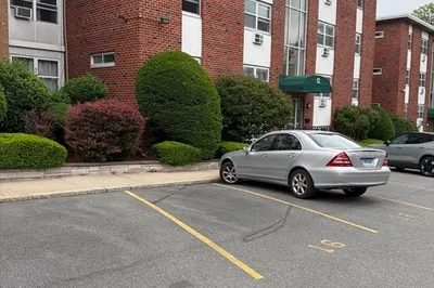 10 Commonwealth Ct #16