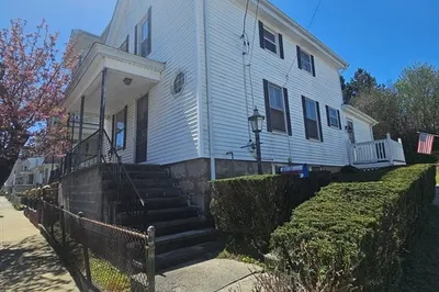 37 Smith St