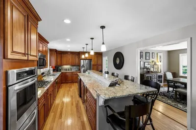 15 Strathmore Rd 1