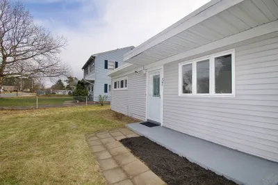37 Dubois St 1