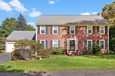 2 Applewood Circle