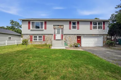 4 Baril Ln 1