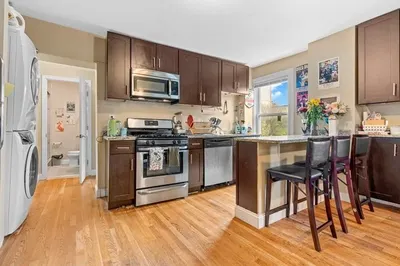 4 Burke St 1