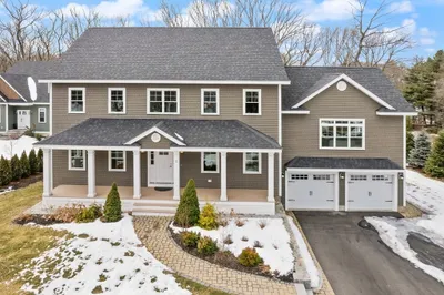 2 Mill Pond Ln 1