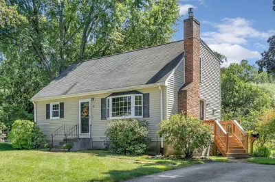 4 Avon Dr
