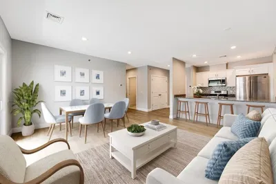 181 S Franklin St #305 1