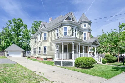 130 Berkshire St 1