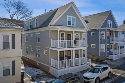 4 Chase St