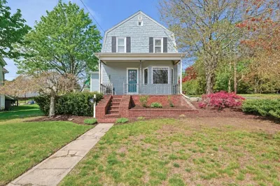 97 Middle Rd 1
