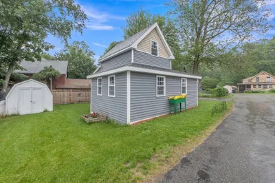21 Myrtle Ave