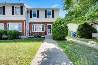8 Albemarle Street #6