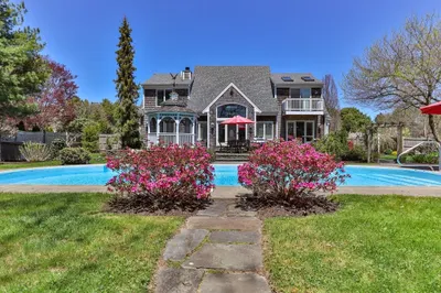 7 Polaris Dr