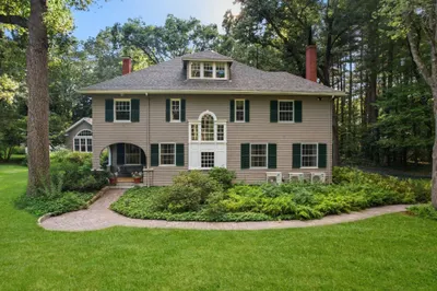 55 Glezen Ln 1