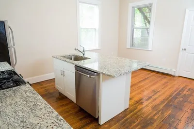 18 Ashley St #1