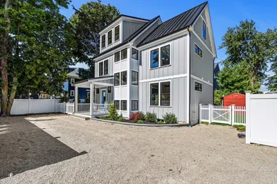 20 R Plain Street 1