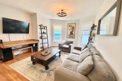 81 Sydney St #1 1