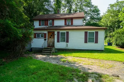 22 Railroad St 1