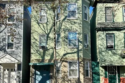 196 Chelsea Street #3
