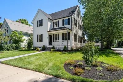 92 Pond Street 1