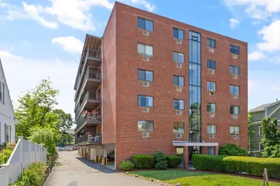 12 Pond Lane #31 1