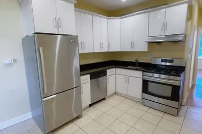 63 Middle St #3