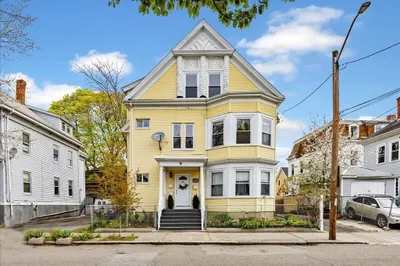 9 Arlington St #3 1
