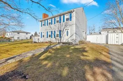 98 Moffitt Ave 1