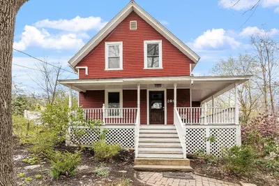 289 Main St