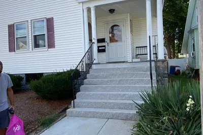 81 Sunnyside Ave #1 1
