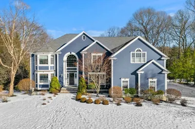 45 Thistle Rd 1