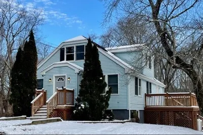 1 Nichols Ave