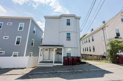 8 Marsh St