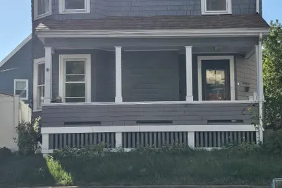 376 Ferry St 1