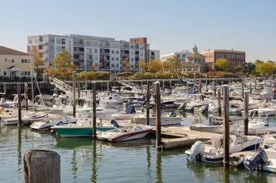 23 Shipyard Dr #206