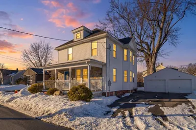 24 Billings St