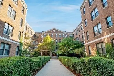 66 Queensberry St #420 1