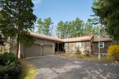 19 Indian Pond Rd