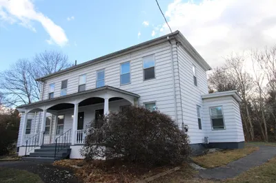 2177 Main St 1