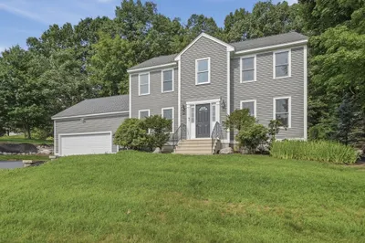 22 Wachusett Cir 1