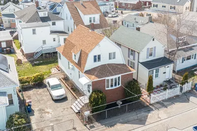 12 Alice St