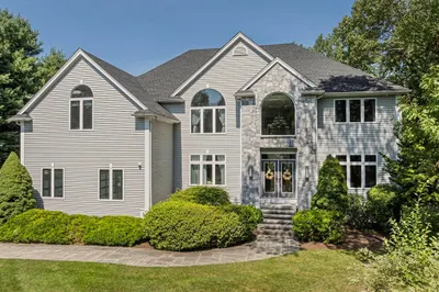 40 Hillside Dr 1