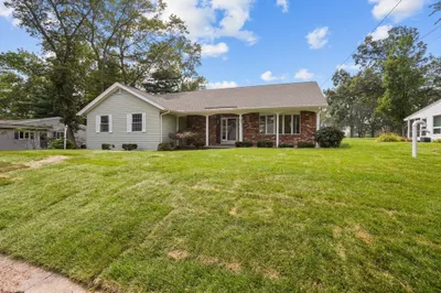 27 Marlaine Dr 1