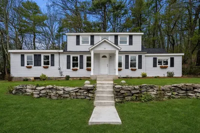 78 Pleasant St 1