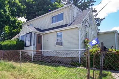 52 Adams St