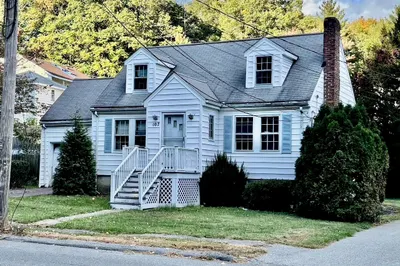 107 Spring St 1