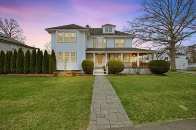 738 Great Plain Ave