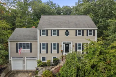 55 Brook Farm Rd 1