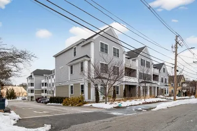 77 Court St #107