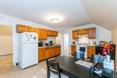 18 Ashley St #3